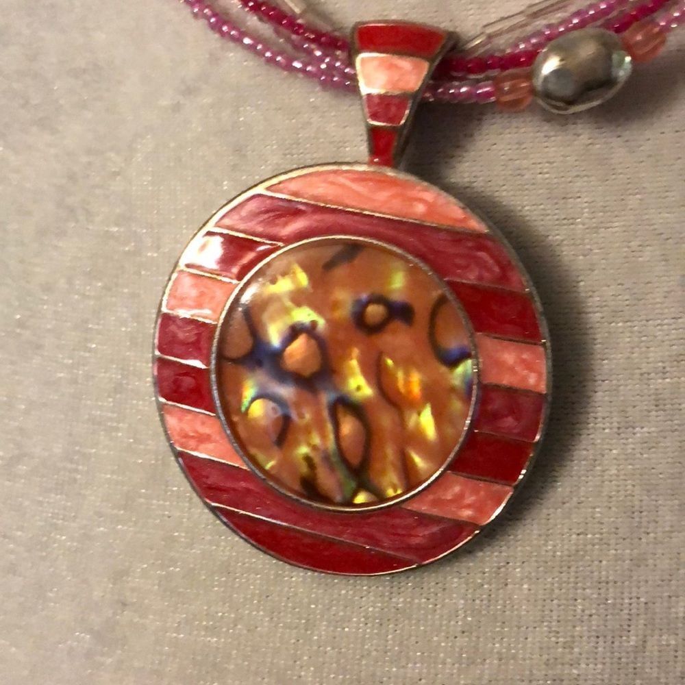 Hand Crafted Shell Look Pendant Matching E View 2